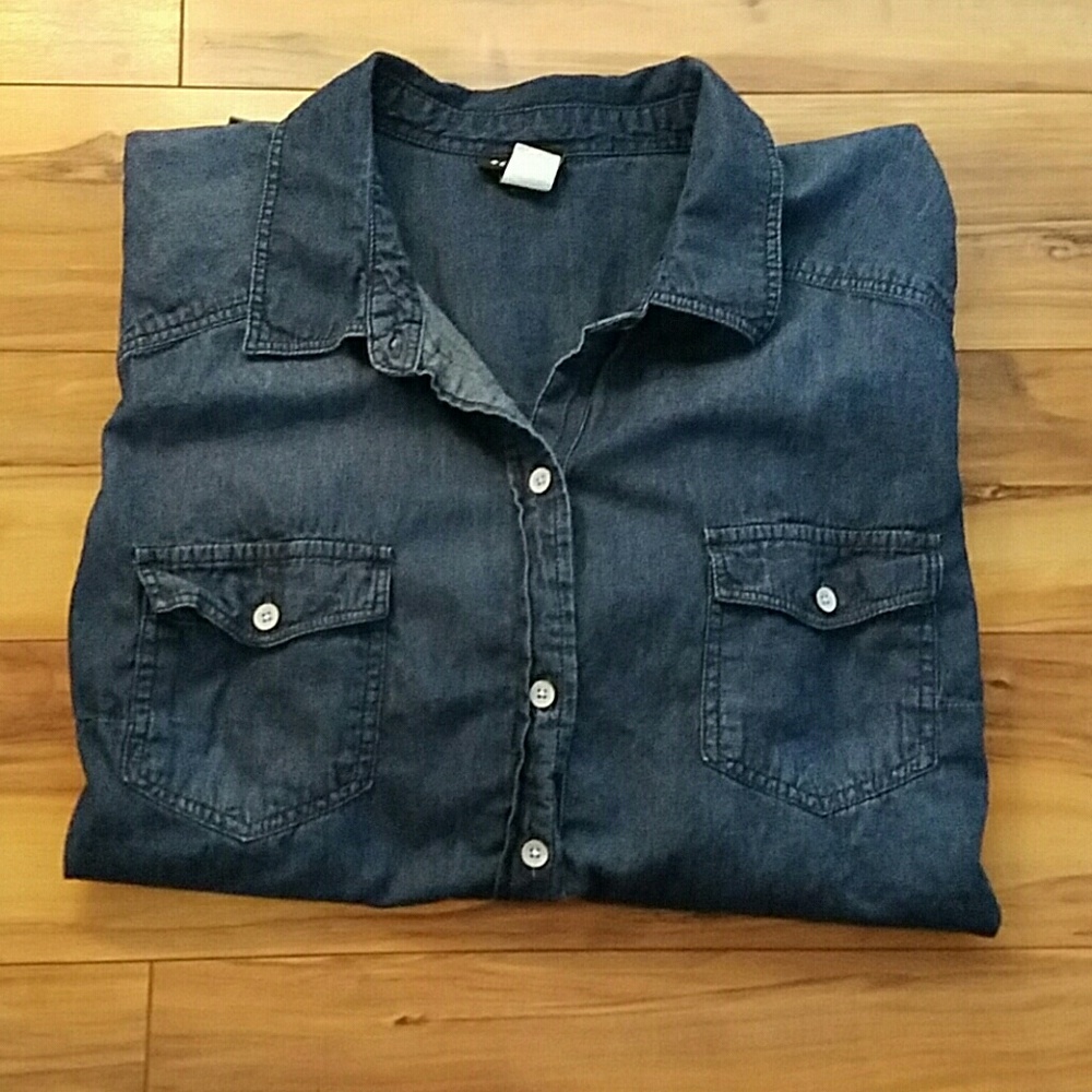 GUC Torrid chambray button down camp shirt